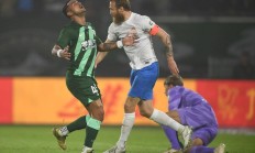 开云官网-沙尔克04持续低迷，遭遇新赛季首场失利