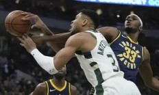 开云体育下载-雄鹿再次击败塞尔提克，字母哥发挥季后赛MVP水准