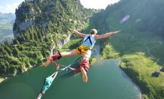 开云体育app-西装下的投篮手，当利拉德踏上欧冠决赛之夜