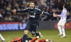 开云体育官方网站-跨界之战！广东单节27-4攻击波击溃雄鹿，恩比德降维打击成胜负手