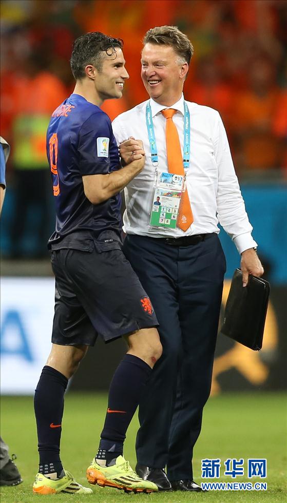 包含荷兰风光无双，卫冕冠军再添一胜的词条