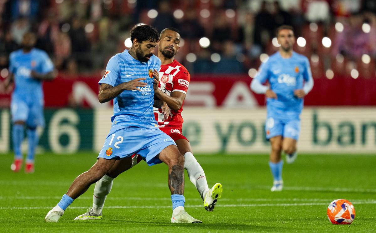 利物浦中场凯塞亚舍遭遇伤病，球队靠泰尼进球击败水晶宫