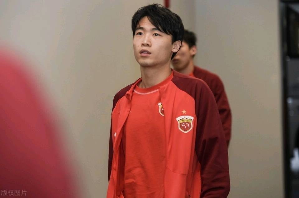 上海上港突破困境，展现球队实力！的简单介绍