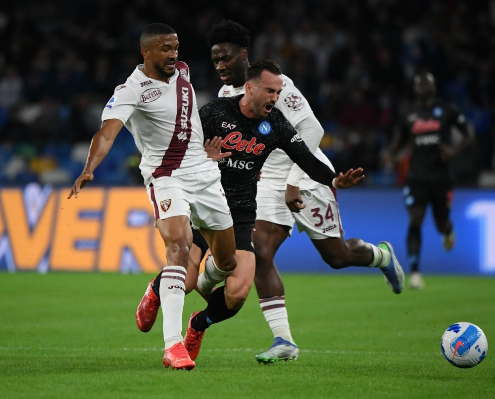 那不勒斯后防曝防线问题，欧战背景不容乐观