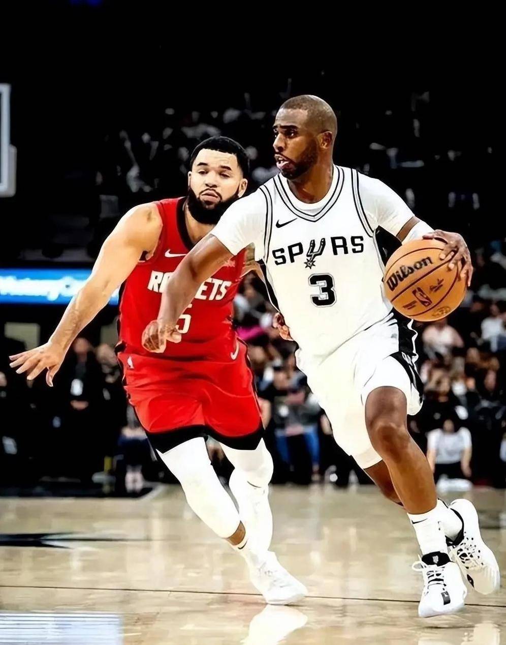 太阳队后卫连发致胜球，成为全队进攻灵魂