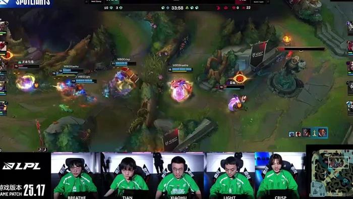 WBG轻取CLG，Xiaohu极限生还后反打激烈交锋八强赛，留下经典瞬间的简单介绍