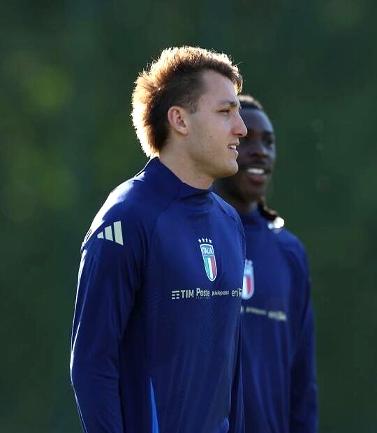 意大利国家队备战国际比赛，展现士气高涨的简单介绍