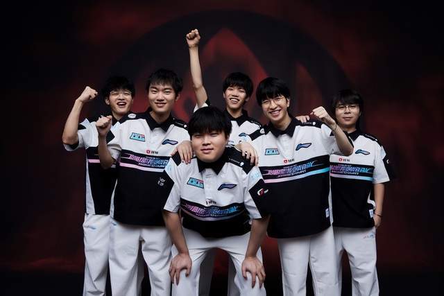 TL鏖战KT，Caps开启传奇时刻峡谷大战入围赛，引爆全场热议