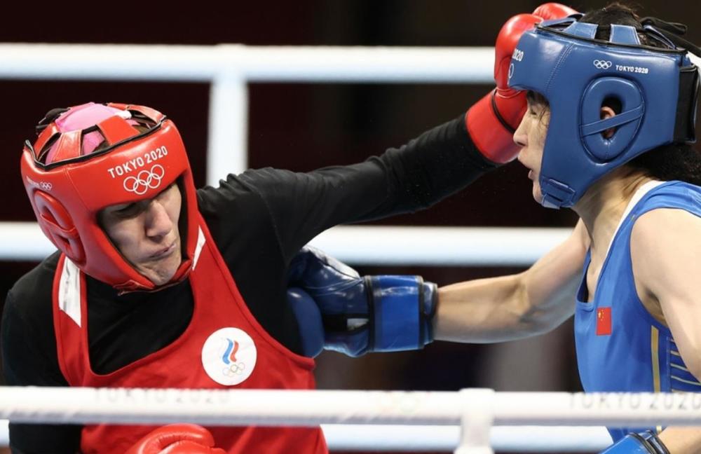 KT横扫CLG，Jankos完成史诗逆转激烈交锋成都决赛之夜，强势挺进下一轮的简单介绍