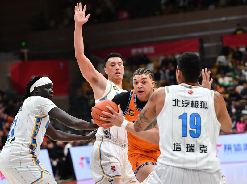 C9碾压HLE，Ming团战一打五焦点之战入围赛，技惊四座