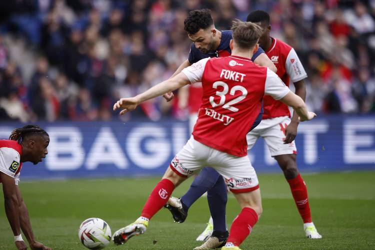 兰斯在主场击败勒哈弗，继续保持领先的简单介绍