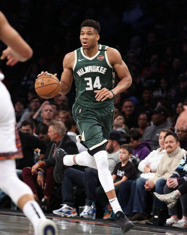 老鹰队全明星状况令人担心，成绩下滑明显的简单介绍