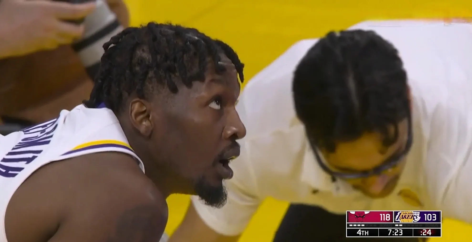 尼克斯狂胜公牛,霍芬辛格表现抢眼 尼克斯狂胜公牛,霍芬辛格表现抢眼