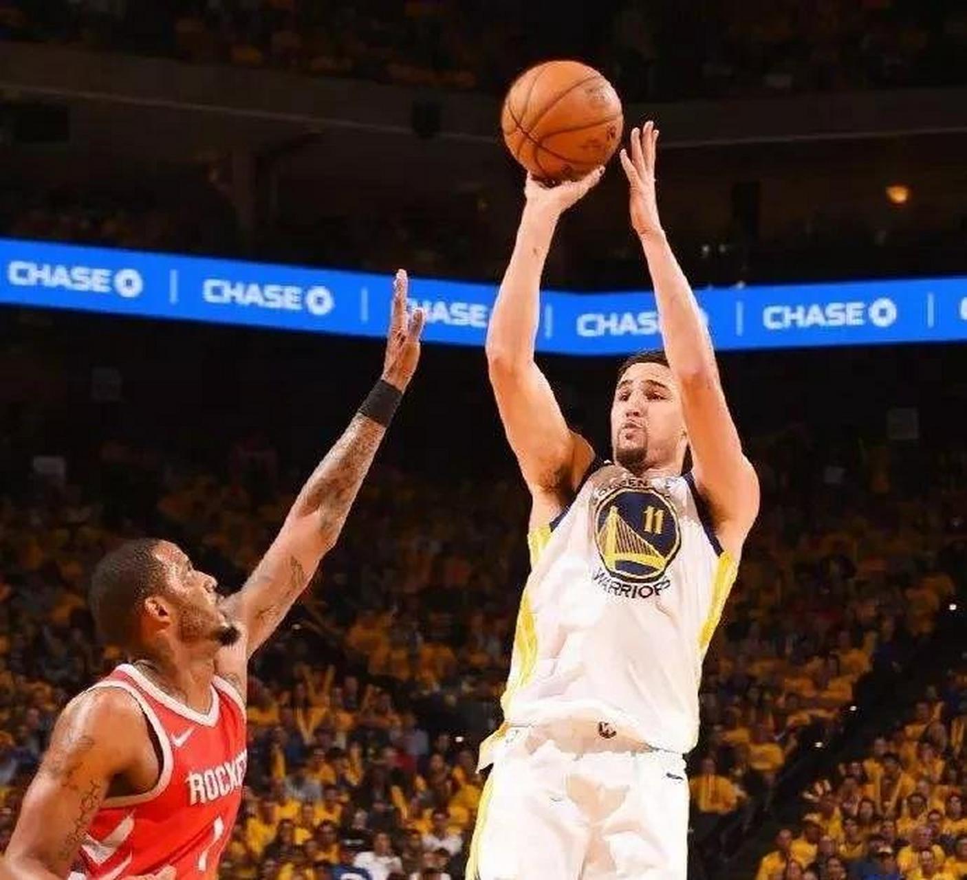 包含雷霆险胜深圳队，克莱关键制胜的词条