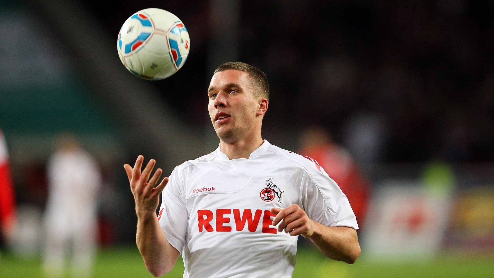 他刷新NBA总决赛纪录,却无人知道他的名字—直到那杯冰镇饮料倒在服务器上