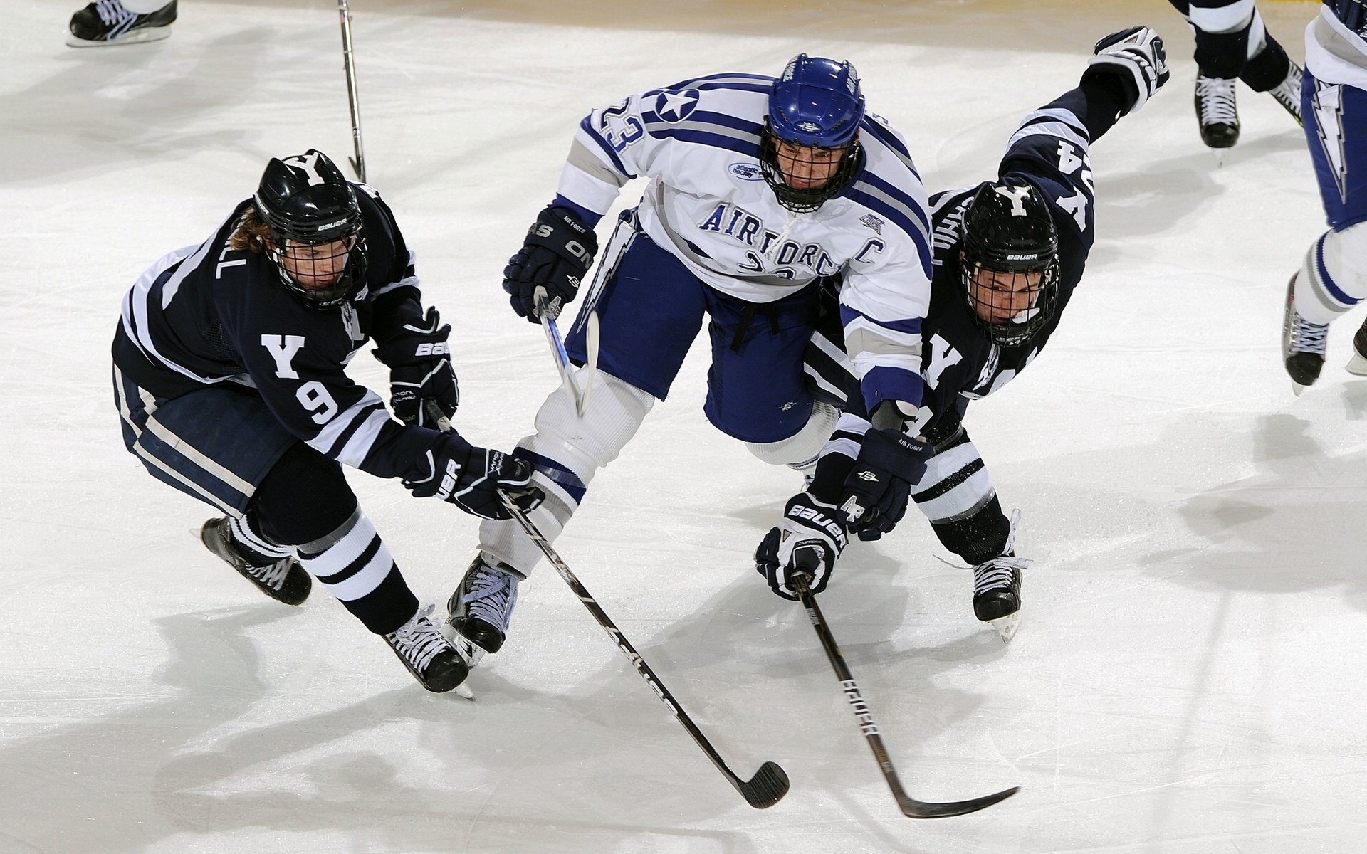 冰冷铁蹄碾过五棵松，爱德华兹踩碎北京的傲慢与荣光