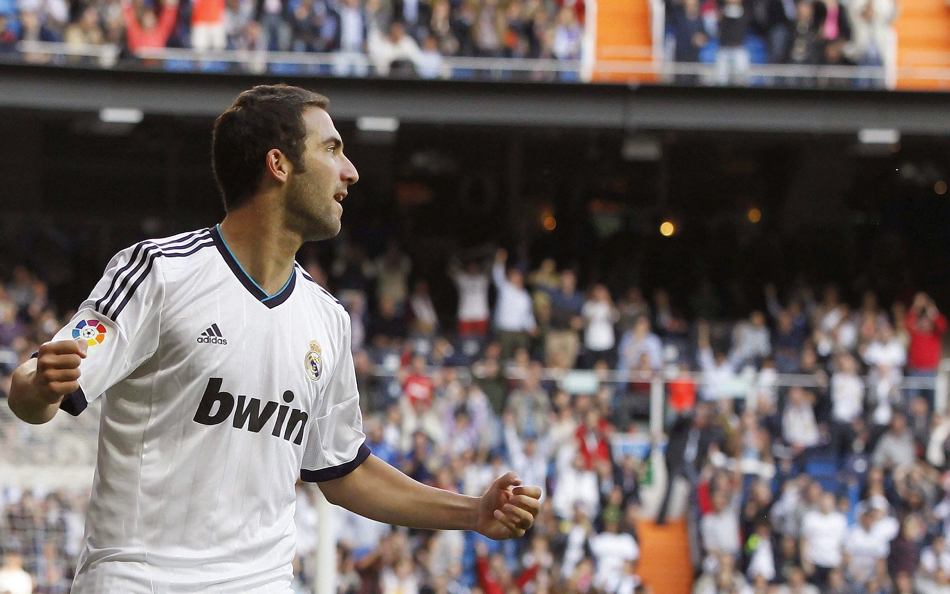 摩纳哥的雨，雷诺的棋，塞恩斯如何用一场不可能的逆转写下唯一传奇