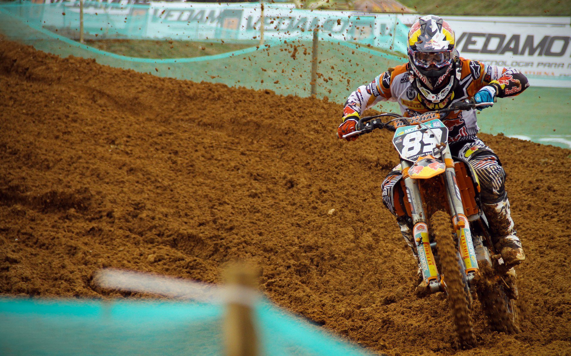 赛道魔术师,雷诺的精密绝杀与汉密尔顿的孤独王座