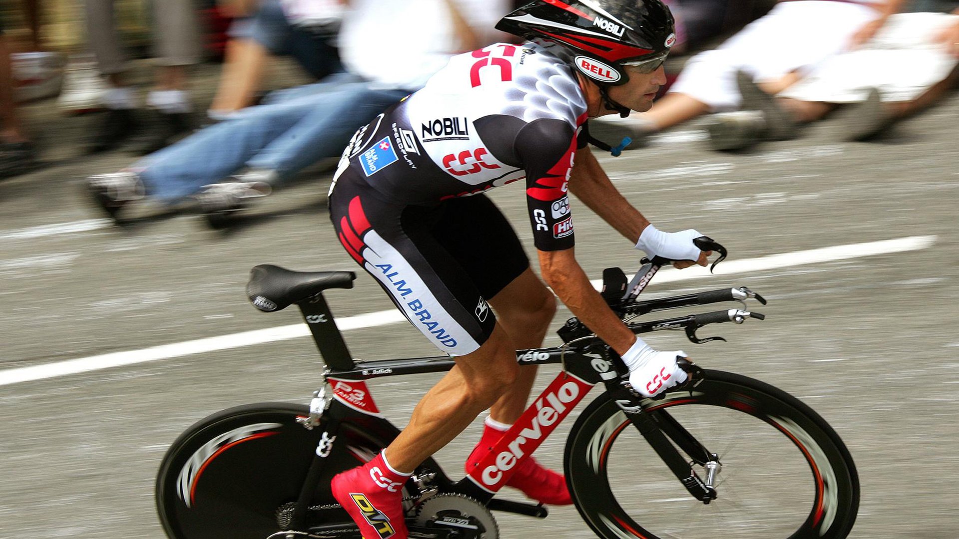 当阿尔卑斯风暴席卷美洲大陆，世界杯赛场上的双面叙事—奥地利横扫美国，内马尔孤独带队取胜